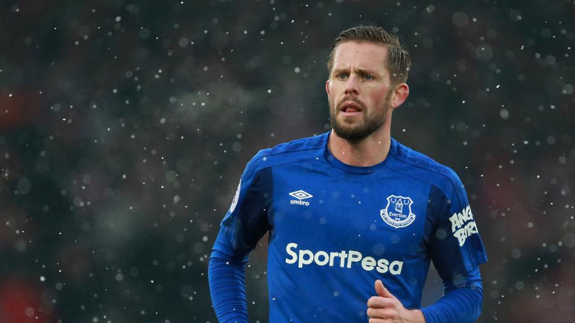 女子泳将赛后含泪致谢团队，女子游泳重赛结果